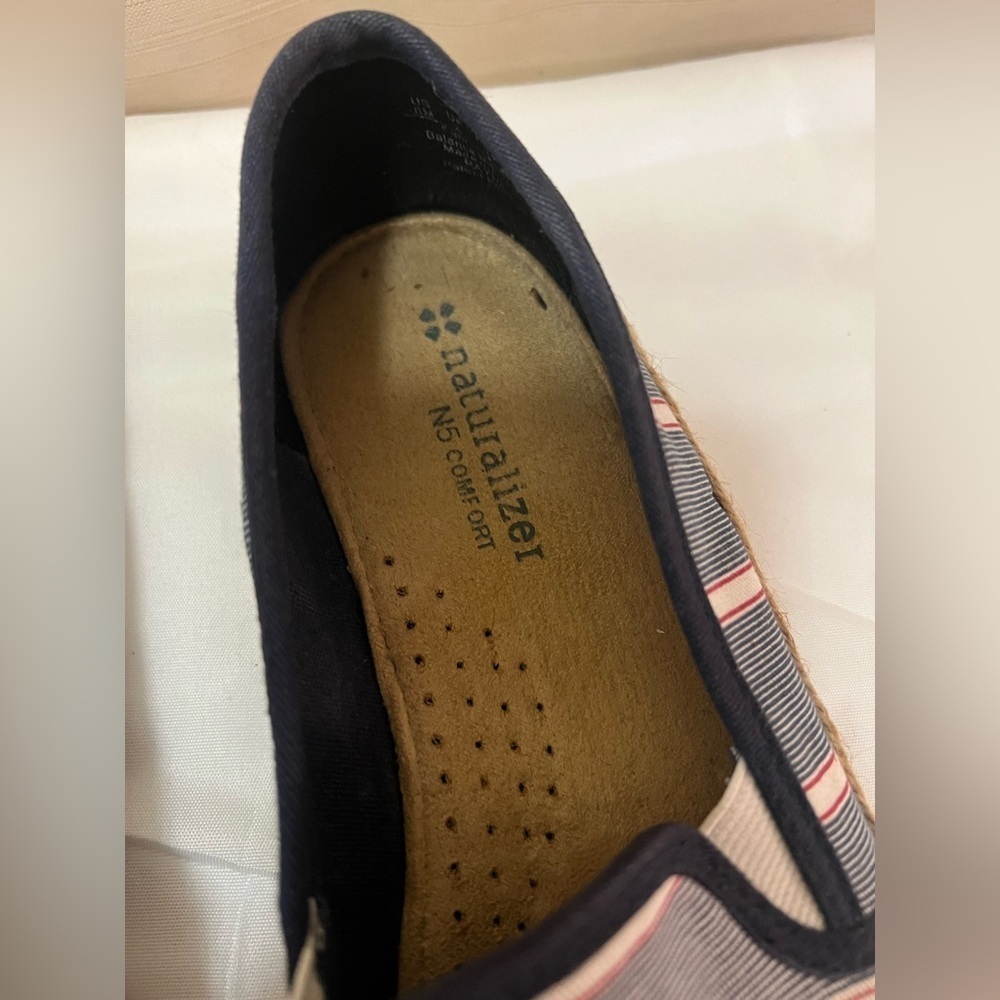 Naturalizer BOGO slip on shoe with stripe and rope accents size 6 women’s ⚫️ - Picture 4 of 7